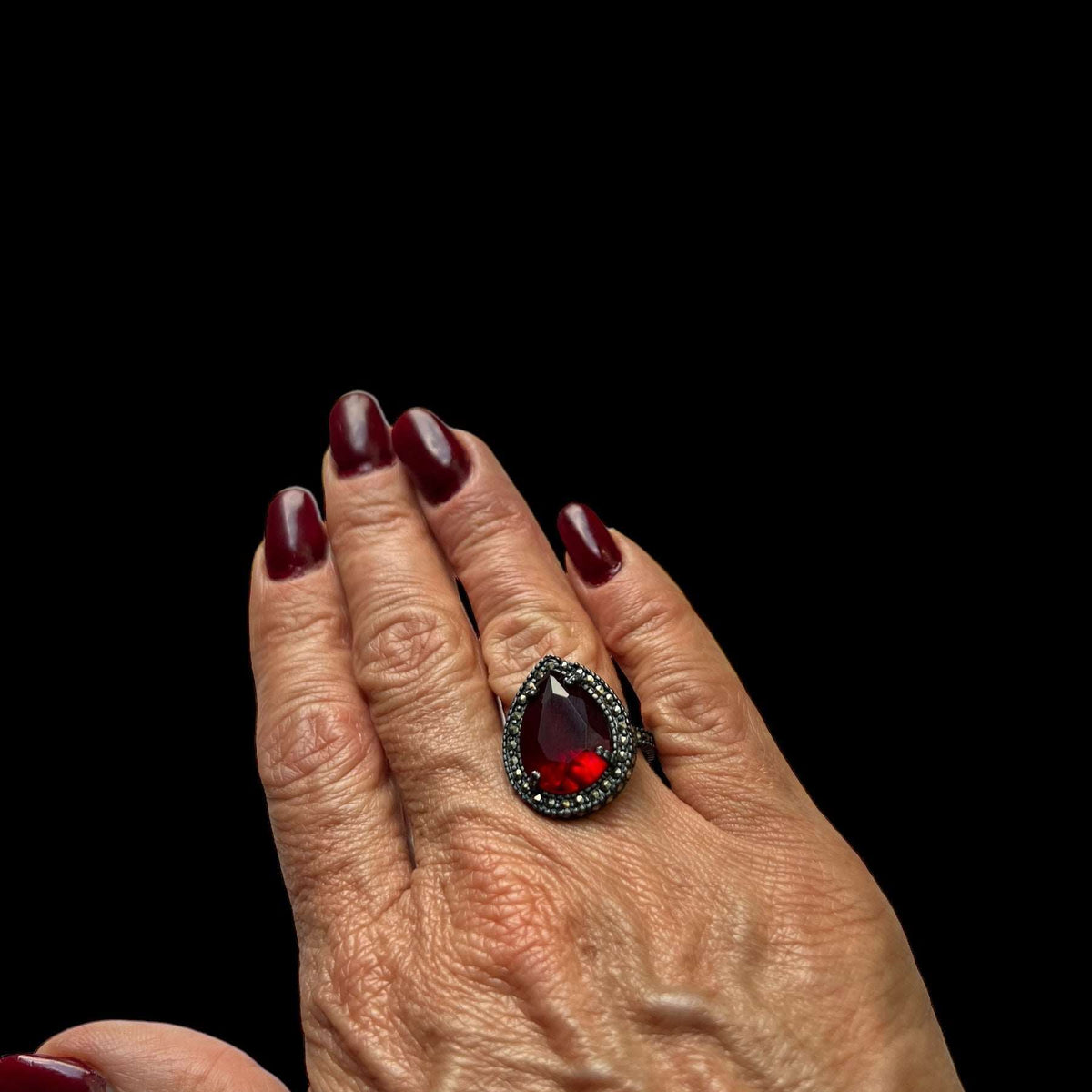 Anillo Drop Pav Escarlata Anillos de Joyería Regina Castillo