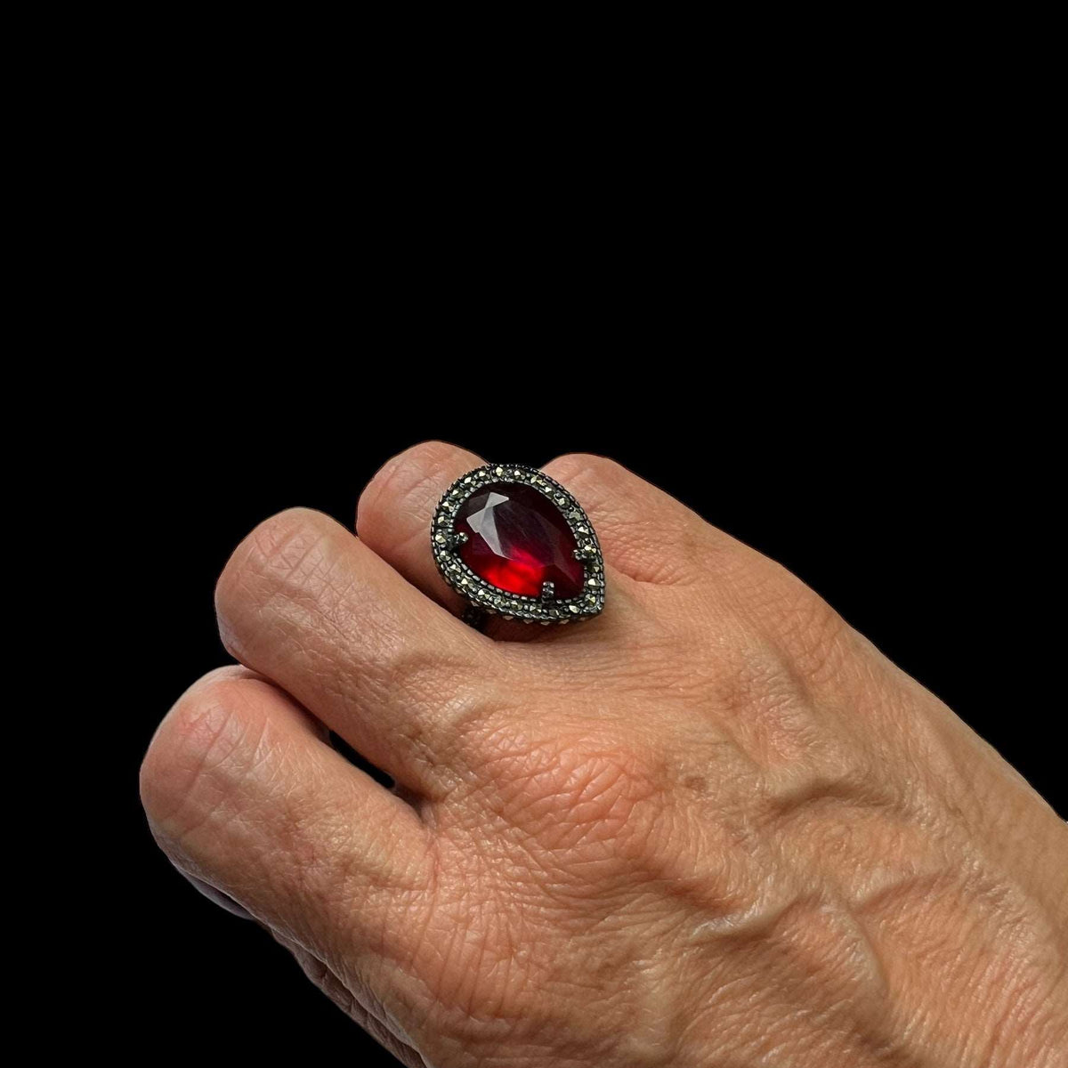 Anillo Drop Pav Escarlata Anillos de Joyería Regina Castillo