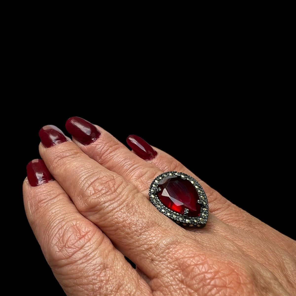 Anillo Drop Pav Escarlata Anillos de Joyería Regina Castillo