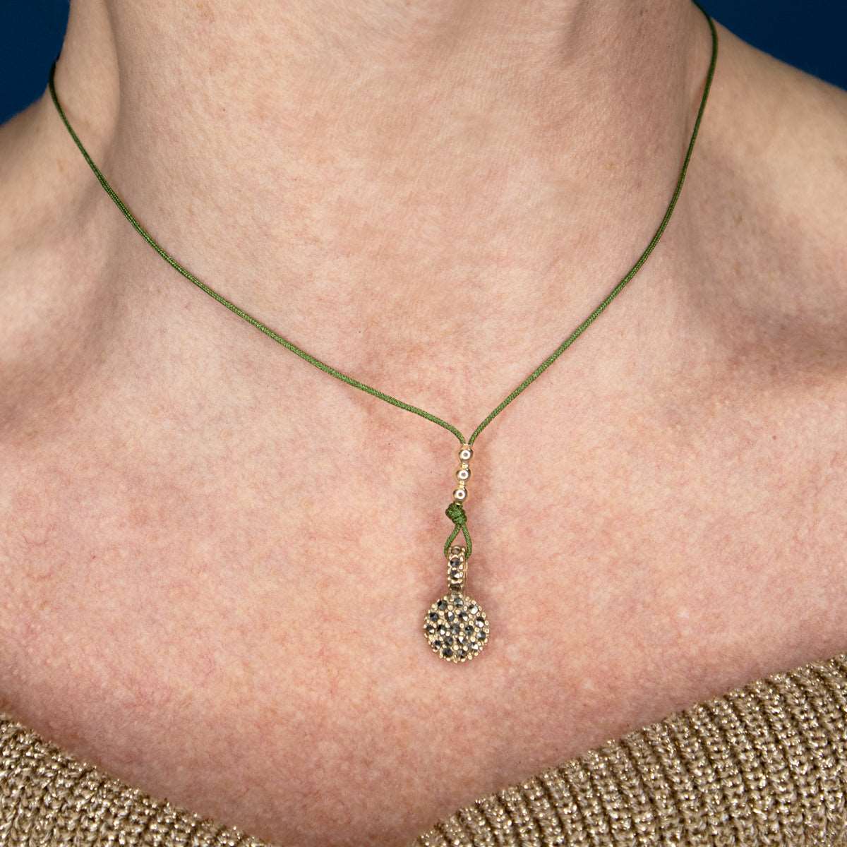 CADENA HILO DISK VERDE Collares de Joyería Regina Castillo