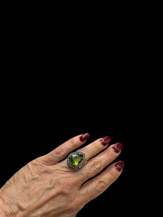 Elegancia Atemporal Anillo Drop Pav Verde - Arte Joyero Regina Castillo